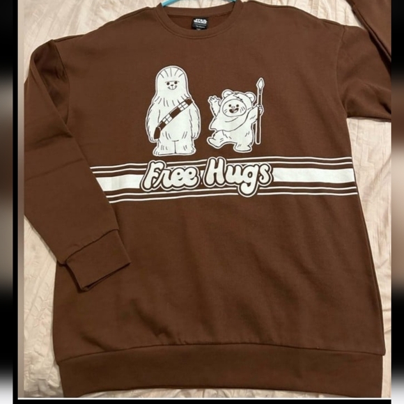 Our Universe Star Wars Chewbacca & Wicket Free Hugs Sweatshirt - Picture 1 of 3